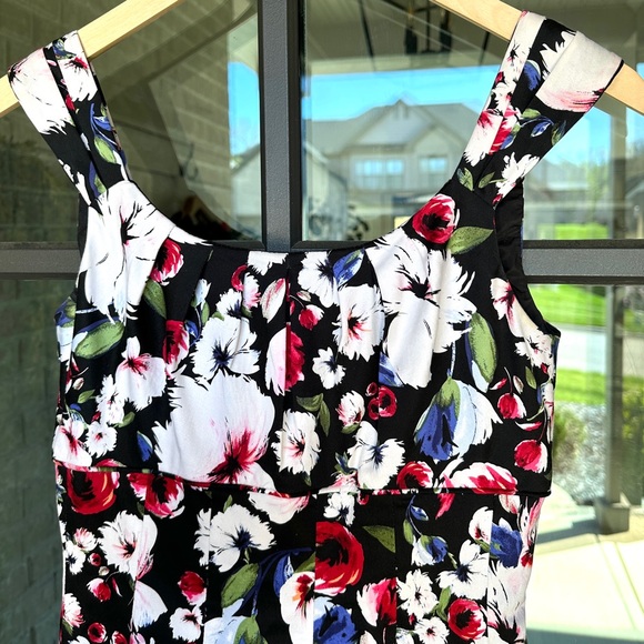 White House Black Market Fit & Flare Floral Dress Size 0 Sleeveless - Picture 5 of 14